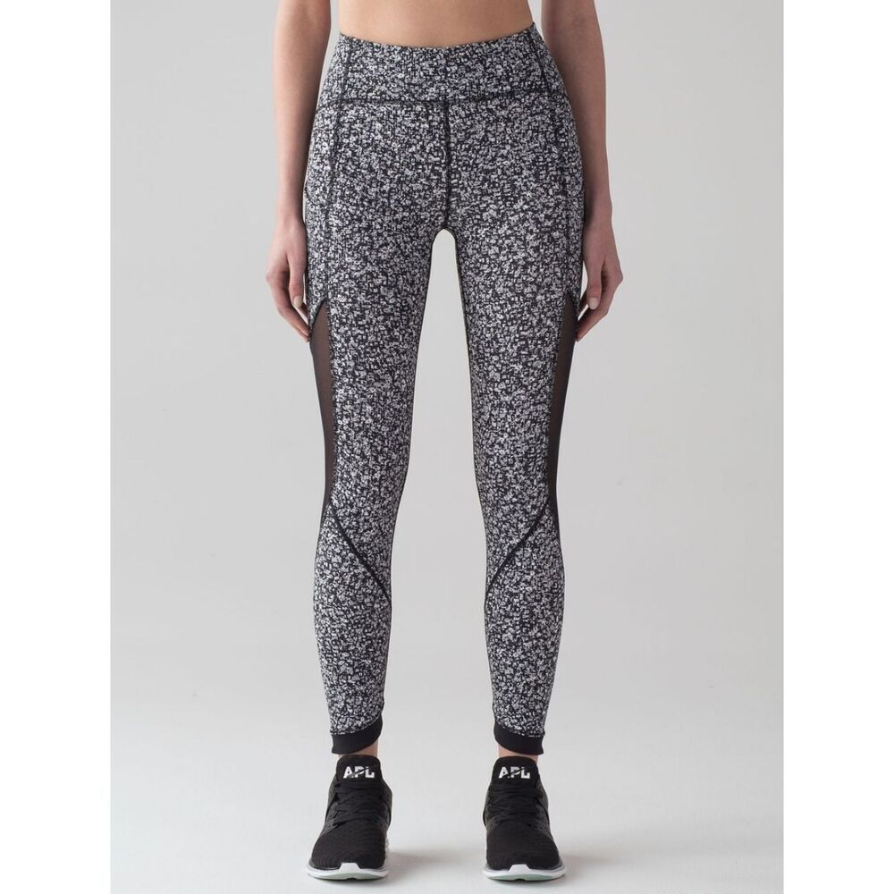 Lululemon Athletica Sole Training 7/8 Tight Size 6